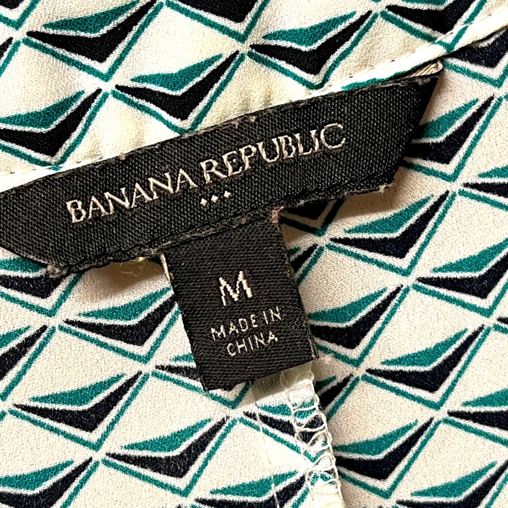 Chic Banana Republic Shirt for Wearing Under a Suit Jacket
